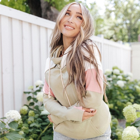 Ampersand Ave Doublehood Sweatshirt | Busy Weekend - Picture 2 of 4